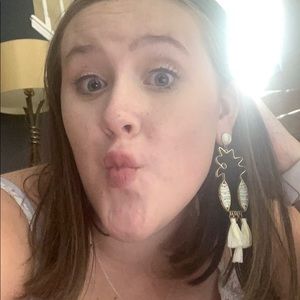 Meet your Posher, Abby